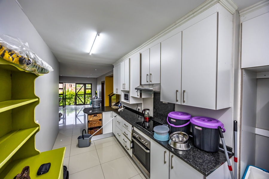 To Let 5 Bedroom Property for Rent in Cove Rock Eastern Cape